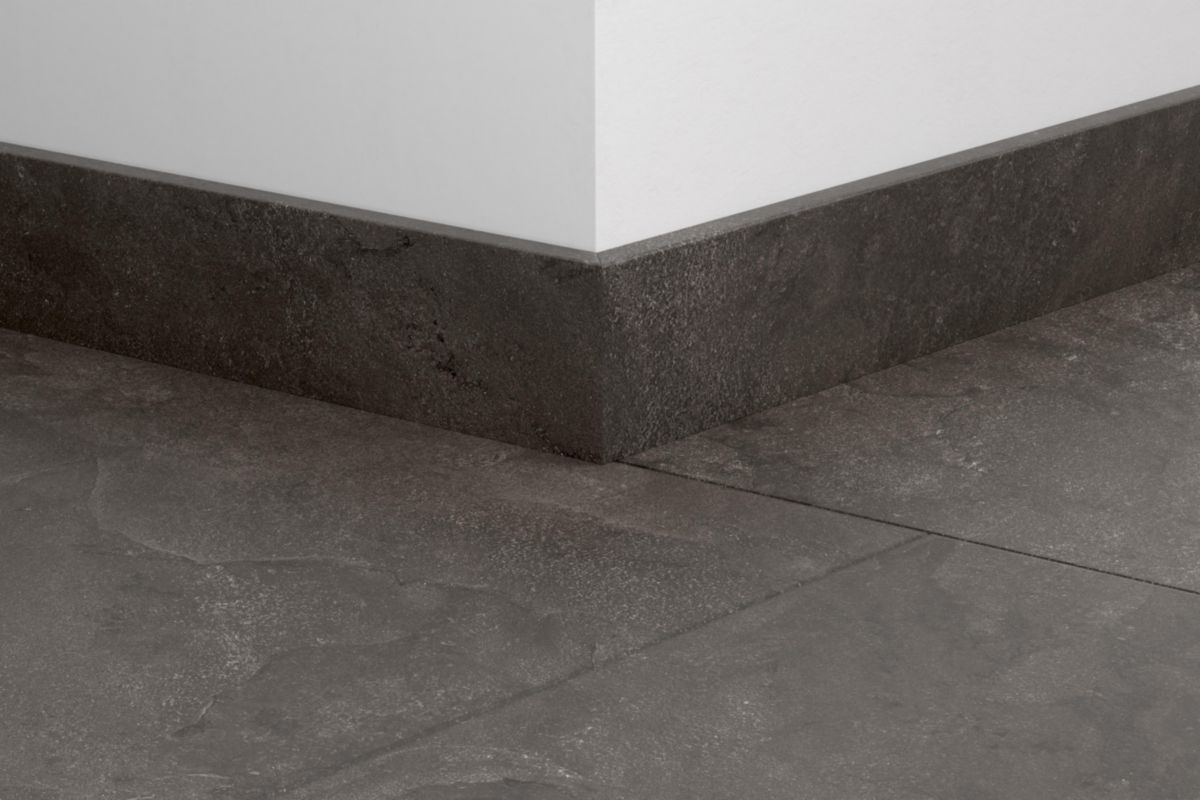 Plinthe standard à bords droits pour sol stratifié 5493 - grey slate - L. 2,4 m - 12x58 mm