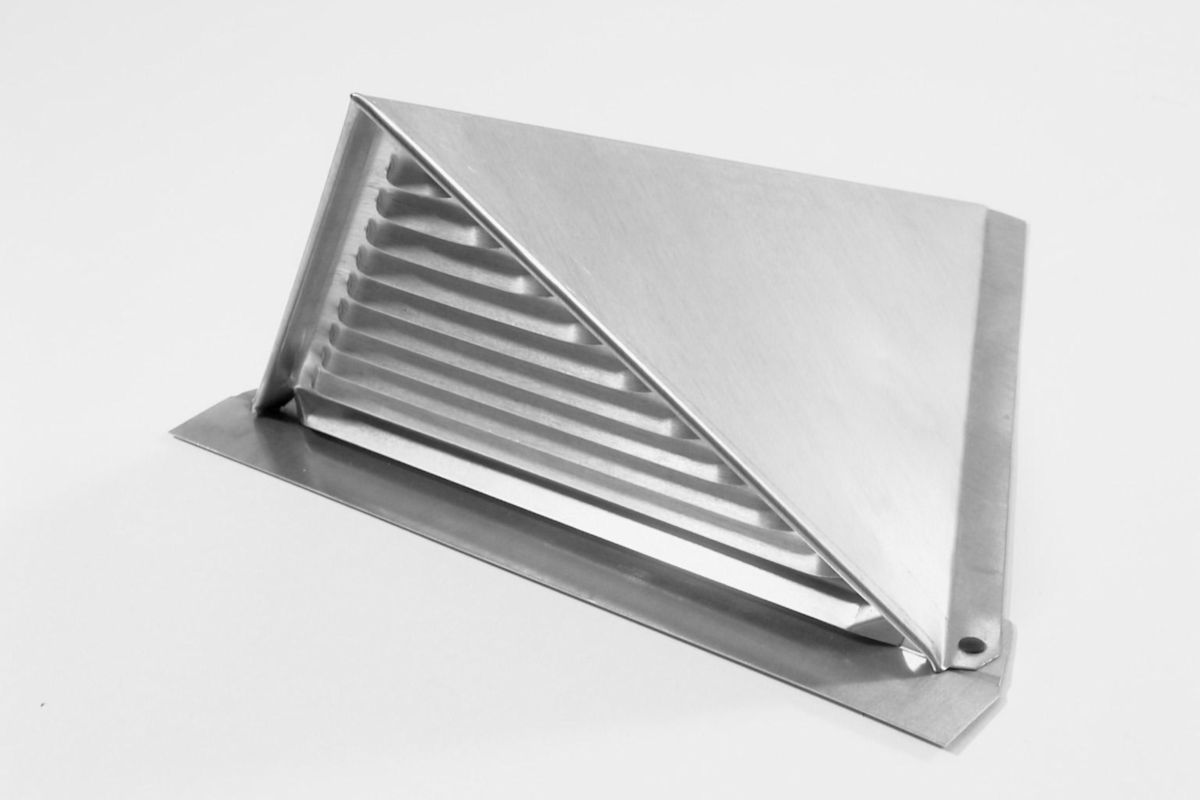 Chatière traditionnelle triangulaire pour couverture zinc - zinc naturel - section de ventilation 35 cm² - 250x260 mm