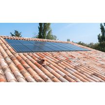 Kit photovoltaïque Premium Sud pour égout de toiture - 7 panneaux - 2800/2835 Wc - rouge brun