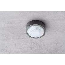 Détecteur de présence blanc 360°. IP 54. Contact renforcé 10 A. LED = max 400W. Montage en Fixation saillie plafond. Détection Diamètre 10 m à 2.5 m de haut. Réglage tempo 15 sec-30 min + impulsion. Réglage possible par télécommande. Réf. 1030062