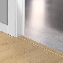 Profilé de finition MDF revêtu stratifié Incizo - chêne nature brossé - 13x48x2150 mm