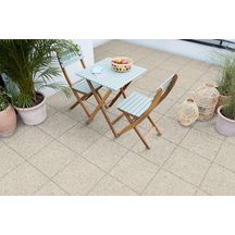 Dalle gravillonnée pour terrasse - roulés crème fond blanc - 40x40x3,2 cm