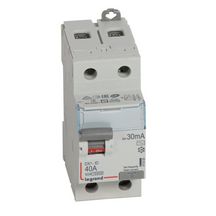 Interrupteur différentiel DX3-ID Vis/Vis 2P - 230 V - 40 A - typeAC 30 mA - 2 modules - arrivée haute/départ bas