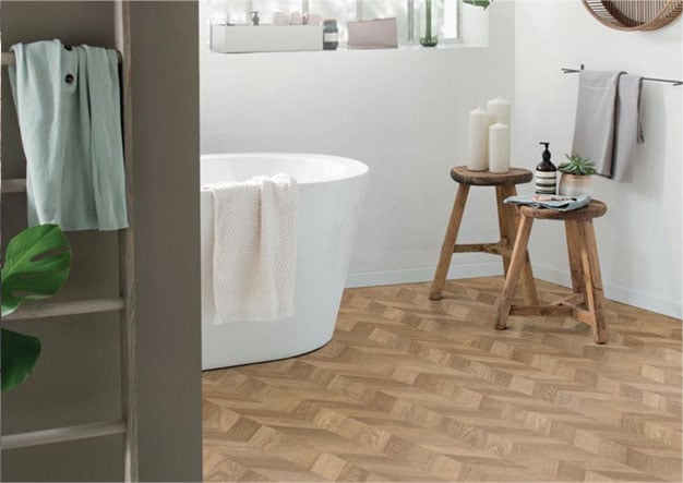 Parquet stratifié dans salle de bain