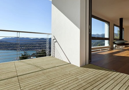 Terrasse en caillebotis