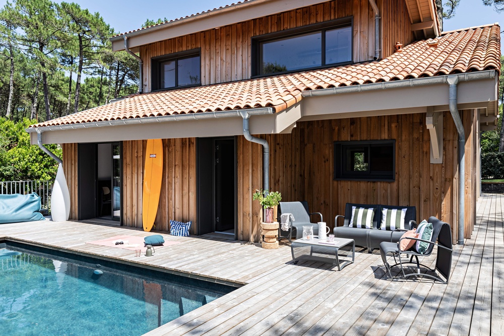 maison eco responsable terrasse piscine Anoste Bois