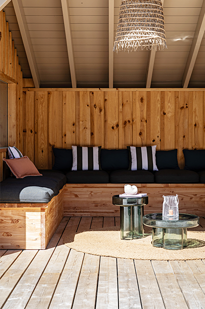 terrasse en bois salon pool house